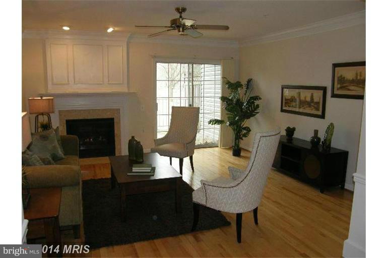 1416 ROUNDHOUSE LANE
