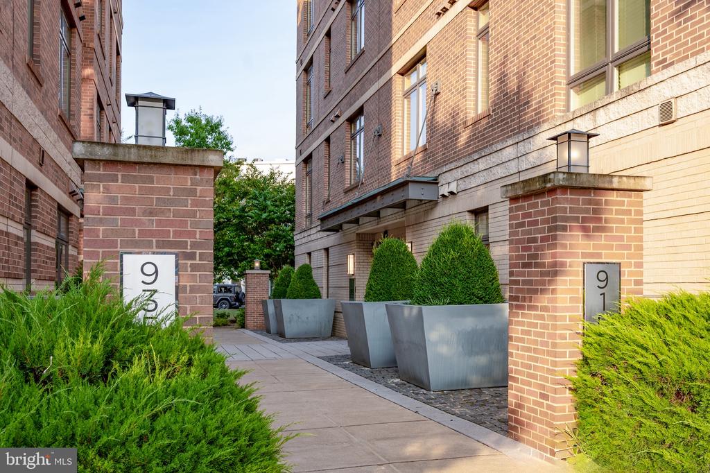 915 N PATRICK STREET 406