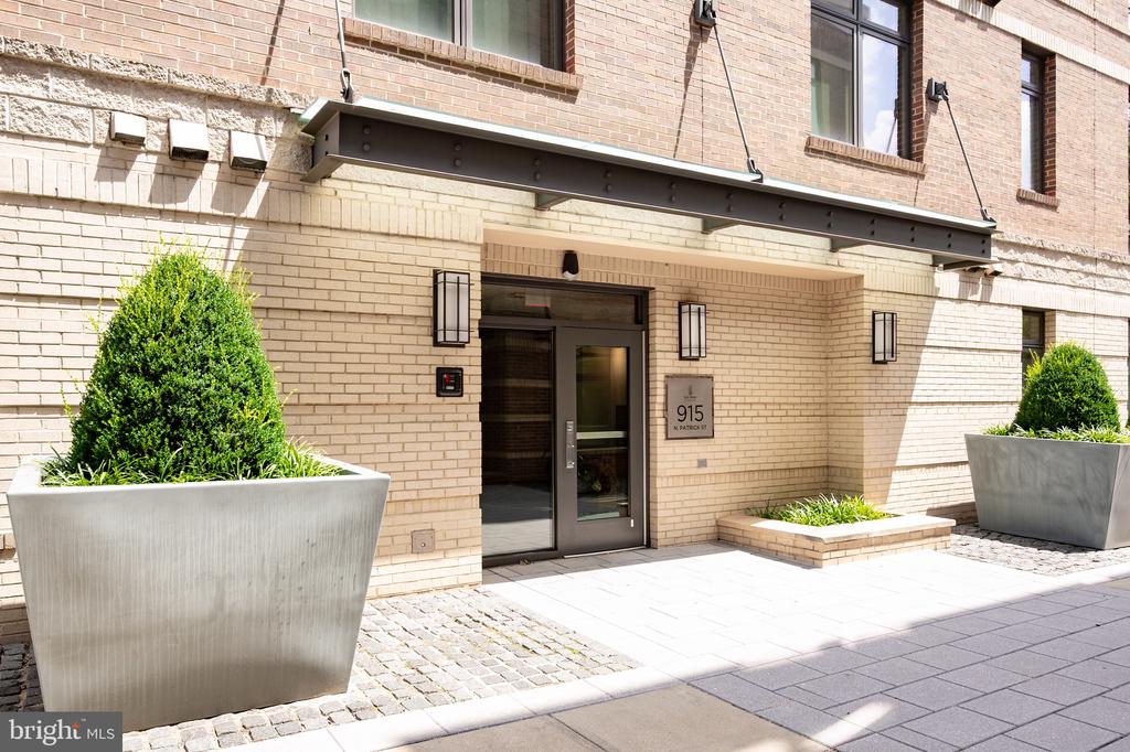 915 N PATRICK STREET 406