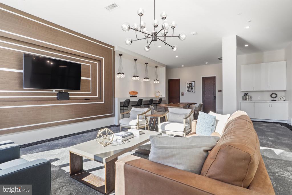 801 N FAIRFAX STREET 318