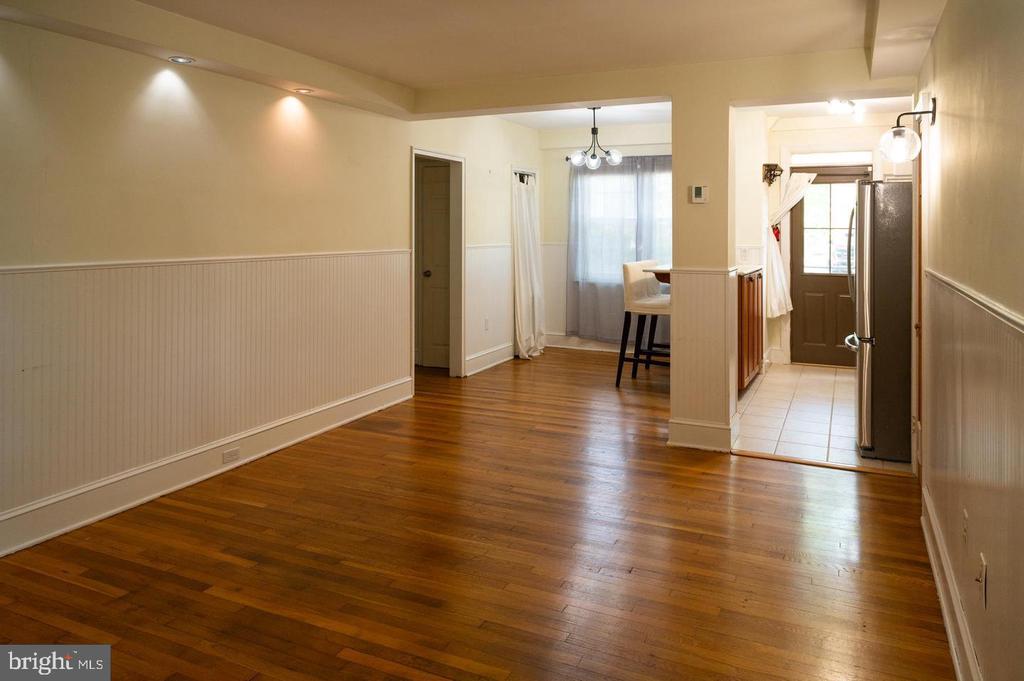 8 AUBURN COURT 3-8A