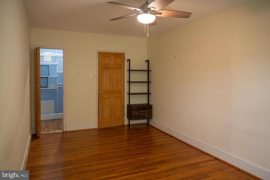 8 AUBURN COURT 3-8A