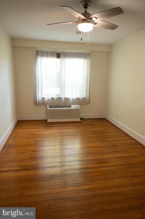 8 AUBURN COURT 3-8A