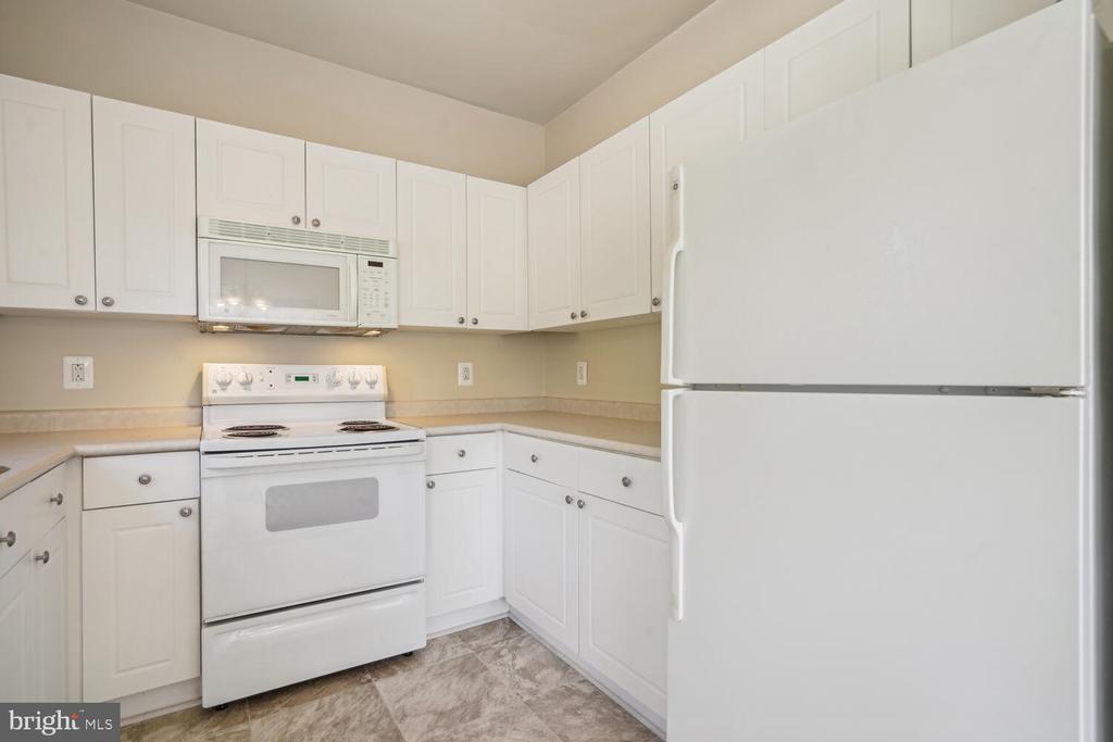 4561 STRUTFIELD LANE 3215