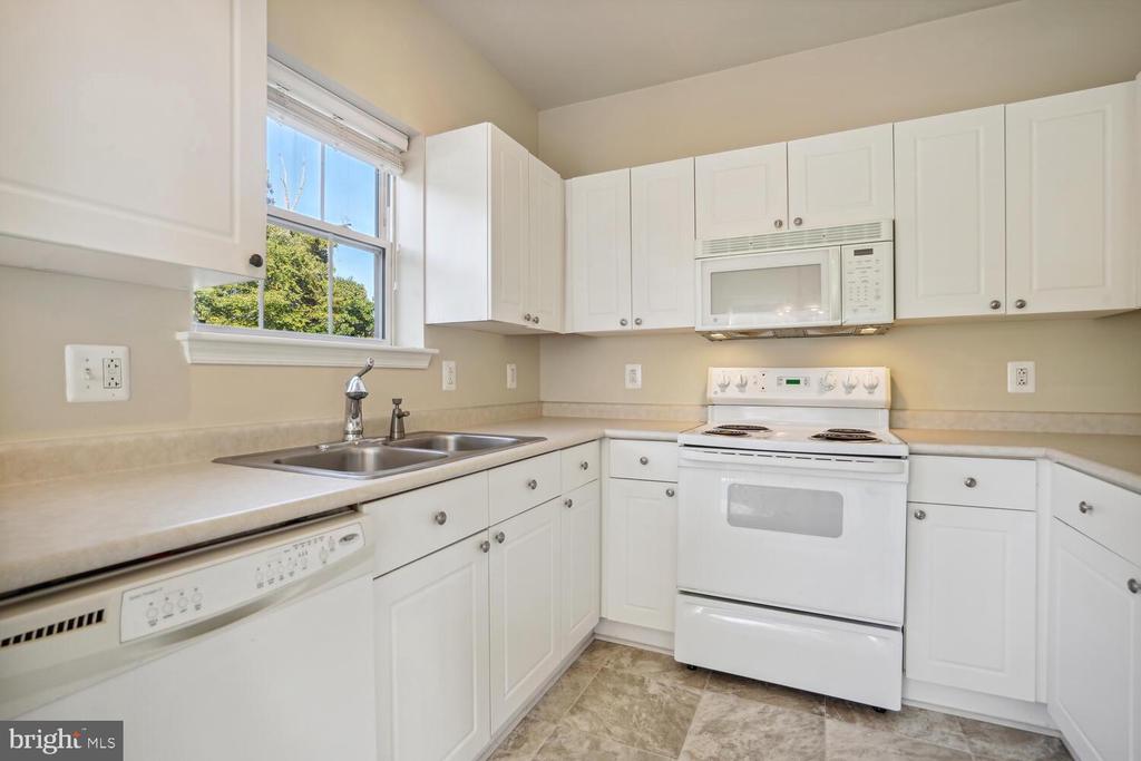 4561 STRUTFIELD LANE 3215