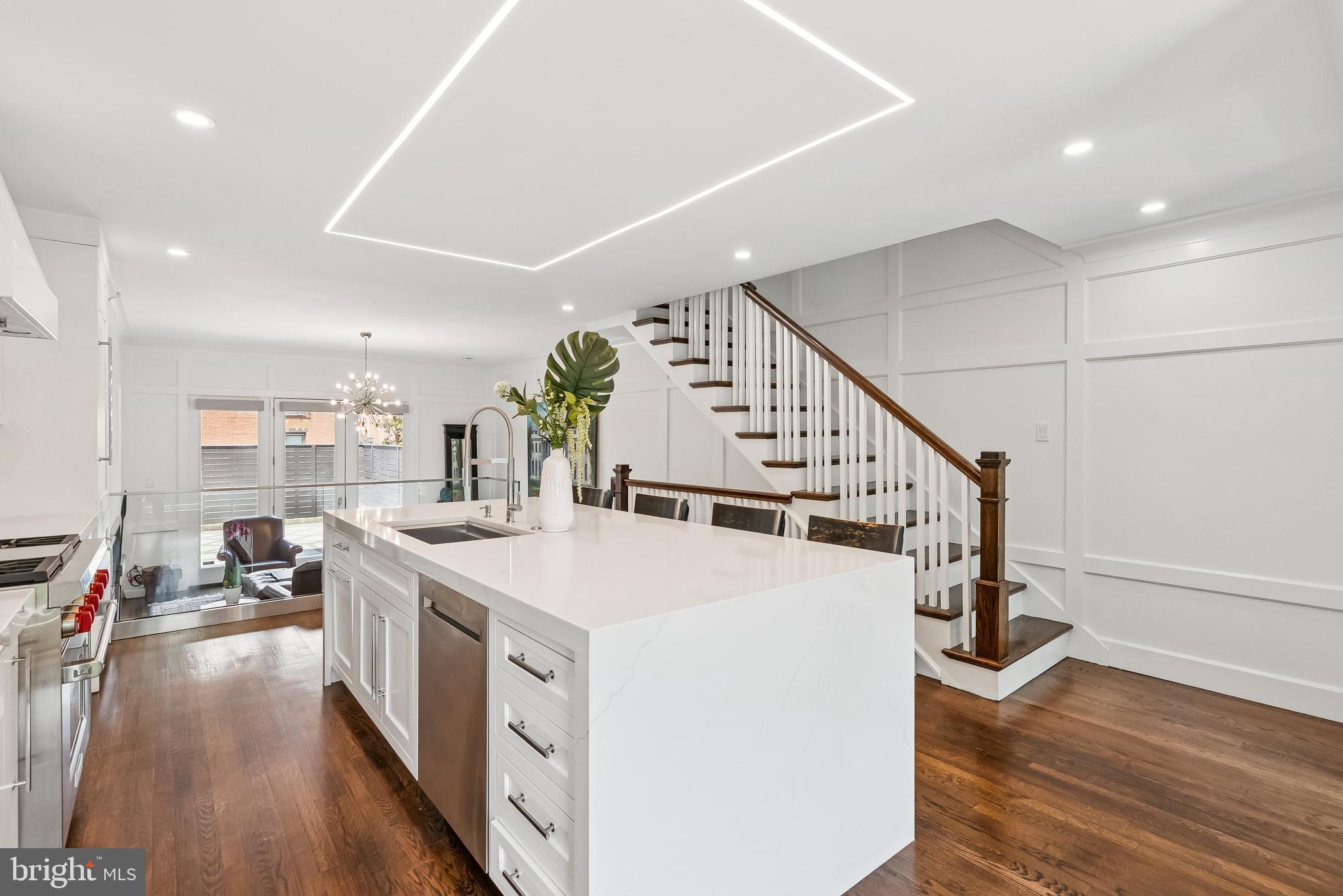 422 N UNION STREET
