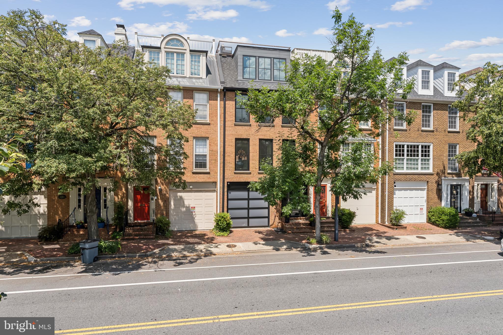 422 N UNION STREET