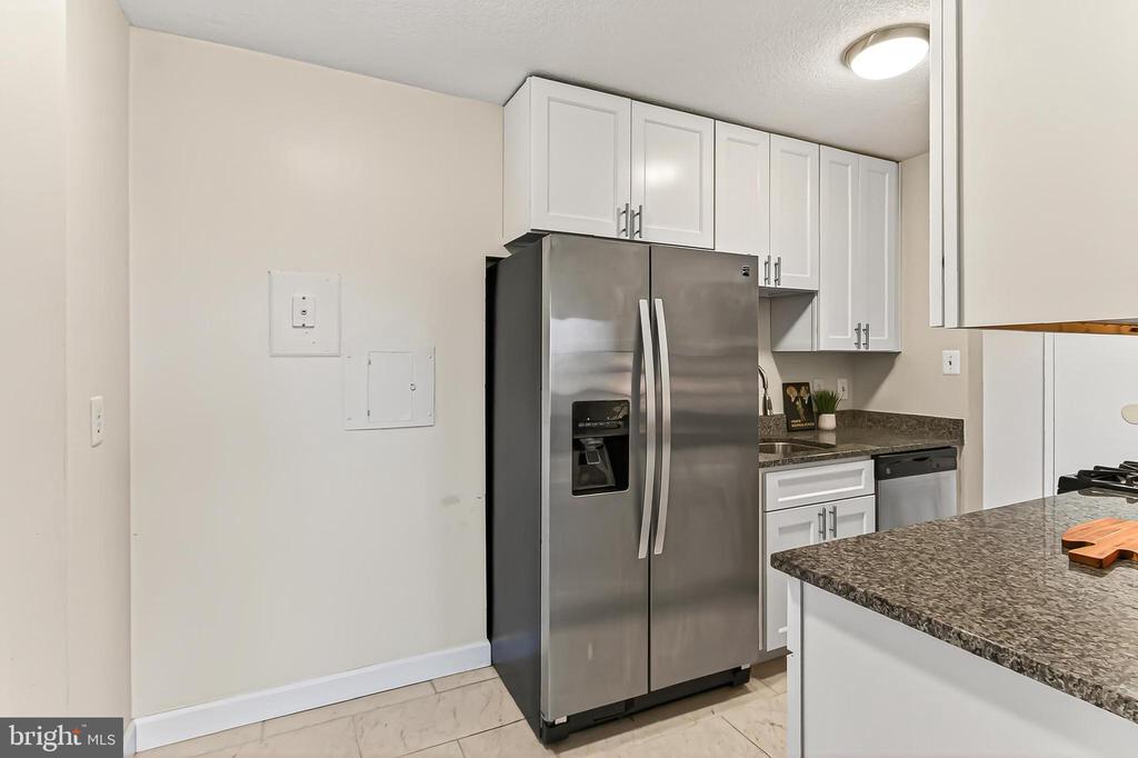501 SLATERS LANE 513