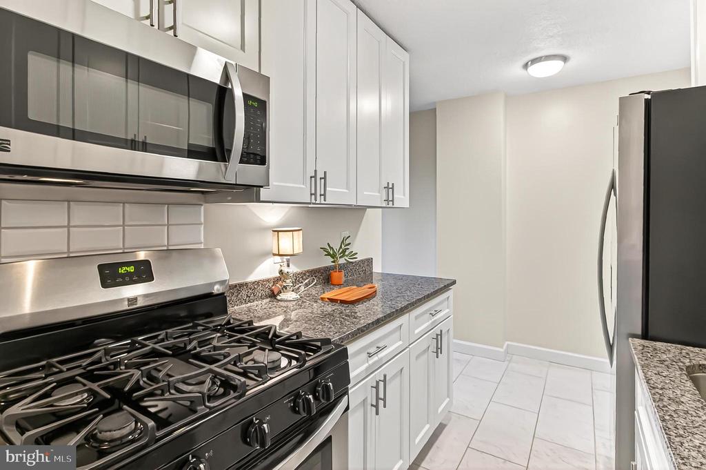 501 SLATERS LANE 513