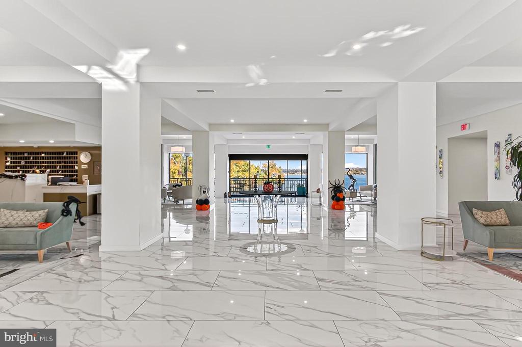 501 SLATERS LANE 513