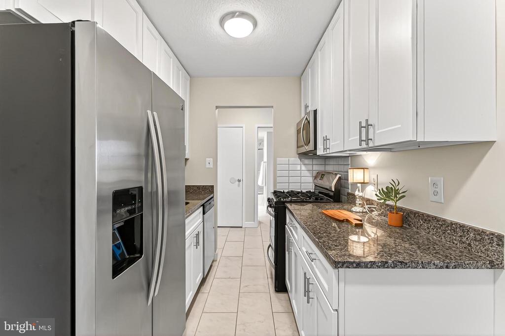501 SLATERS LANE 513