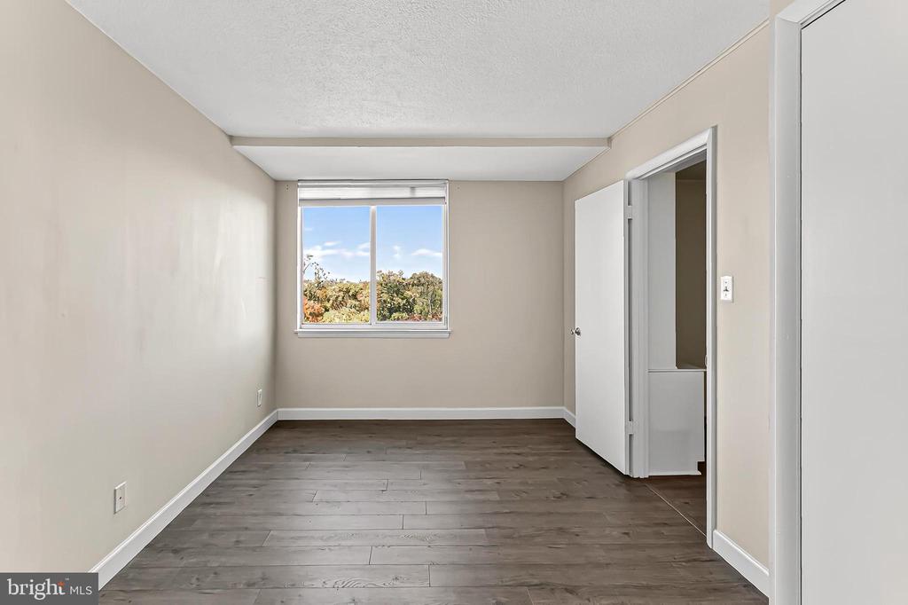 501 SLATERS LANE 513
