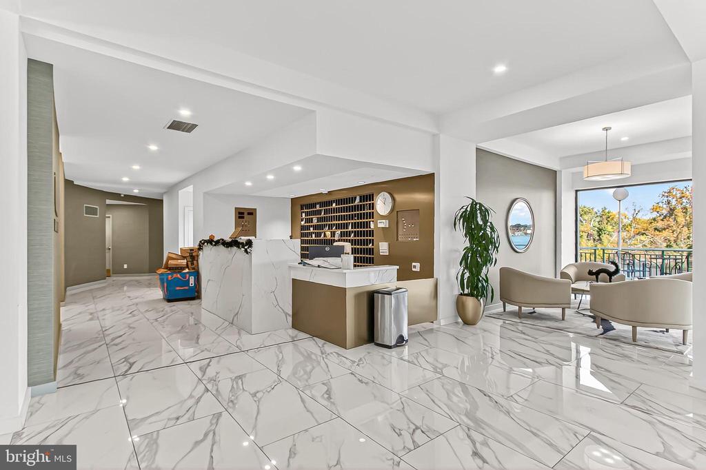 501 SLATERS LANE 513