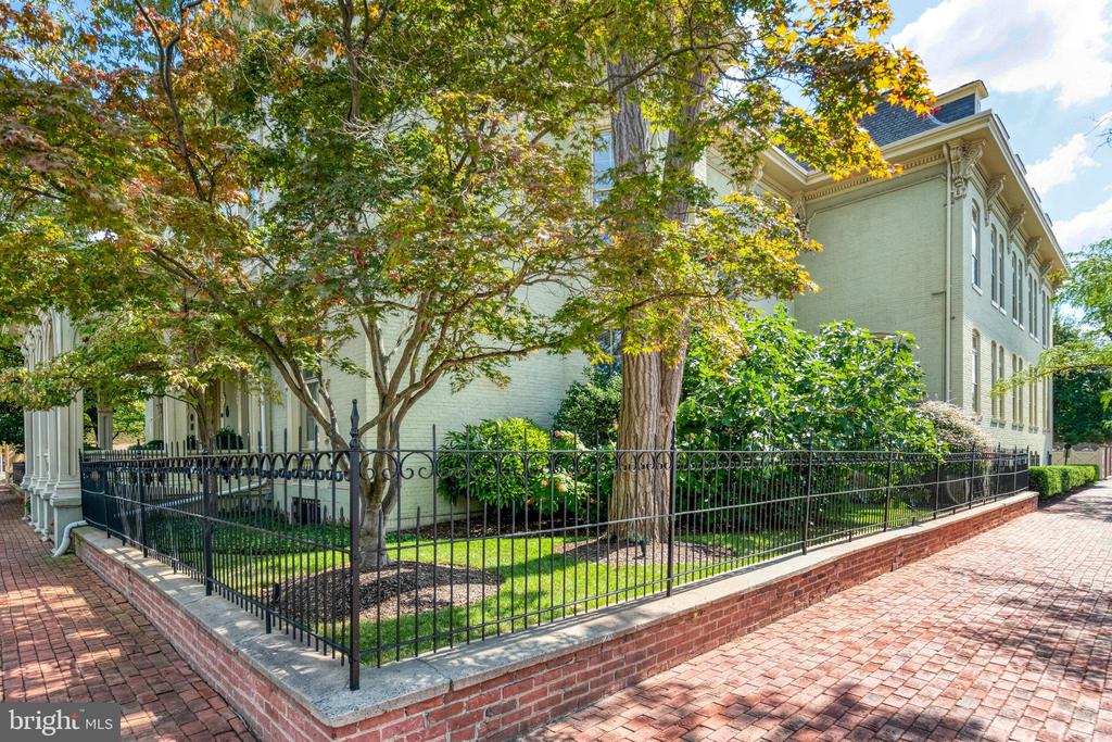 702 PRINCE STREET 2