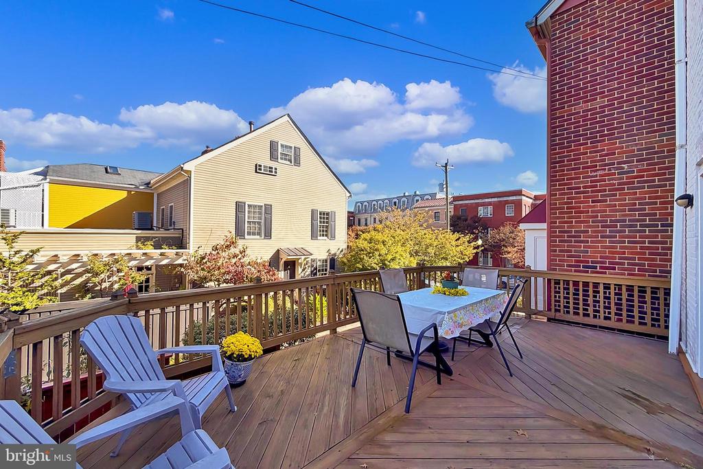 805 GREEN STREET