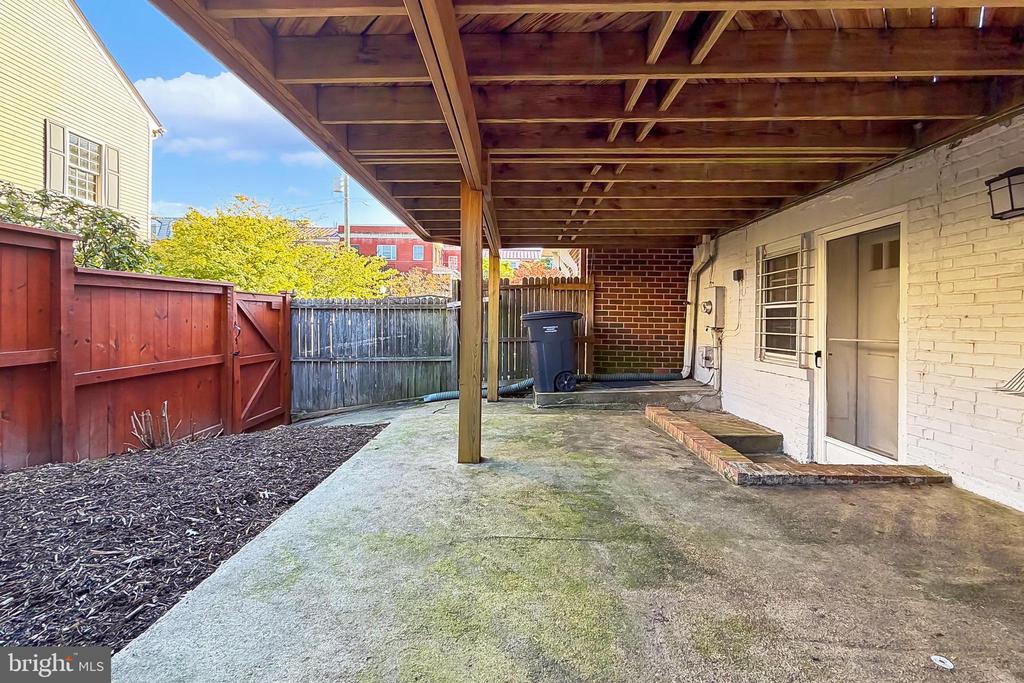 805 GREEN STREET