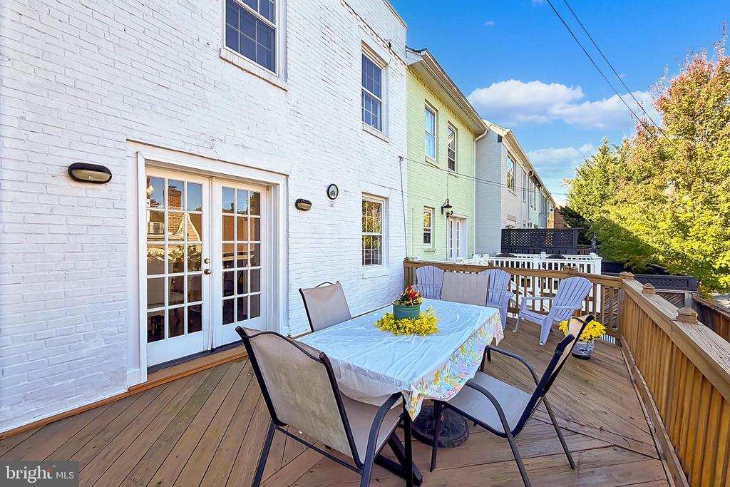 805 GREEN STREET