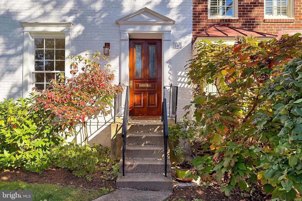805 GREEN STREET