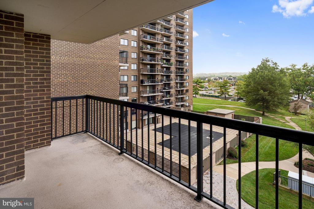 200 N PICKETT STREET 513