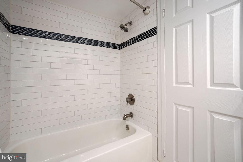 200 N PICKETT STREET 513