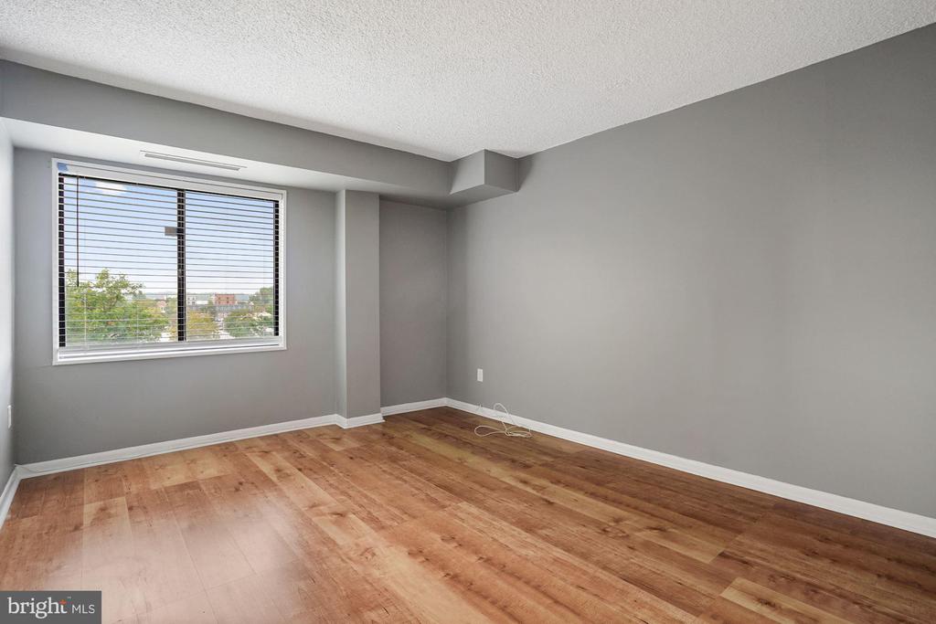 200 N PICKETT STREET 513