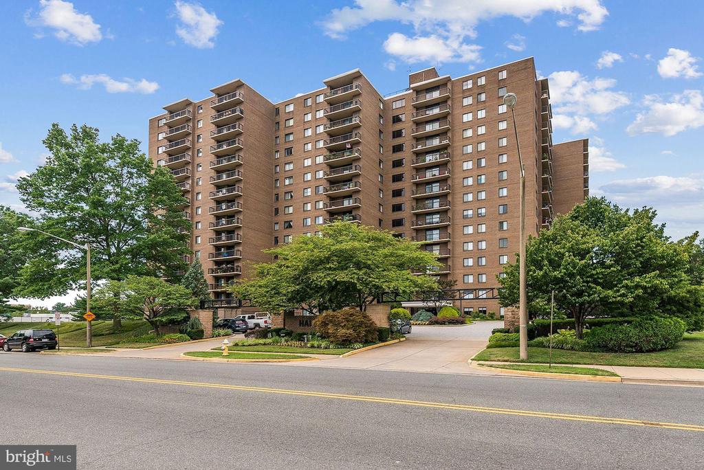 200 N PICKETT STREET 513