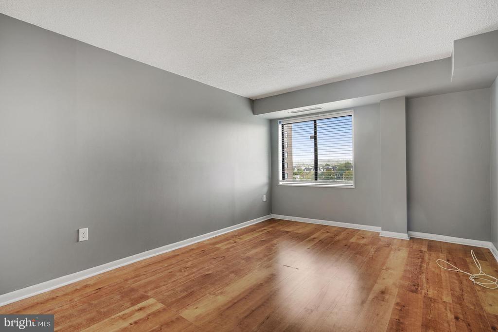 200 N PICKETT STREET 513