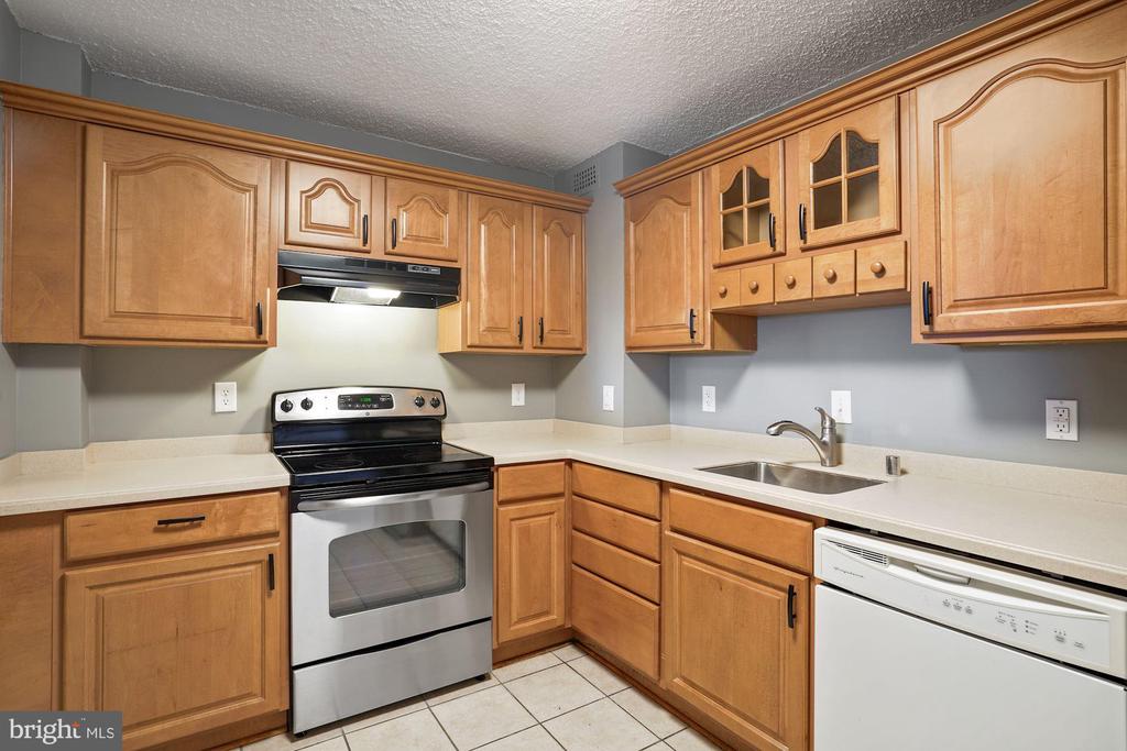 200 N PICKETT STREET 513