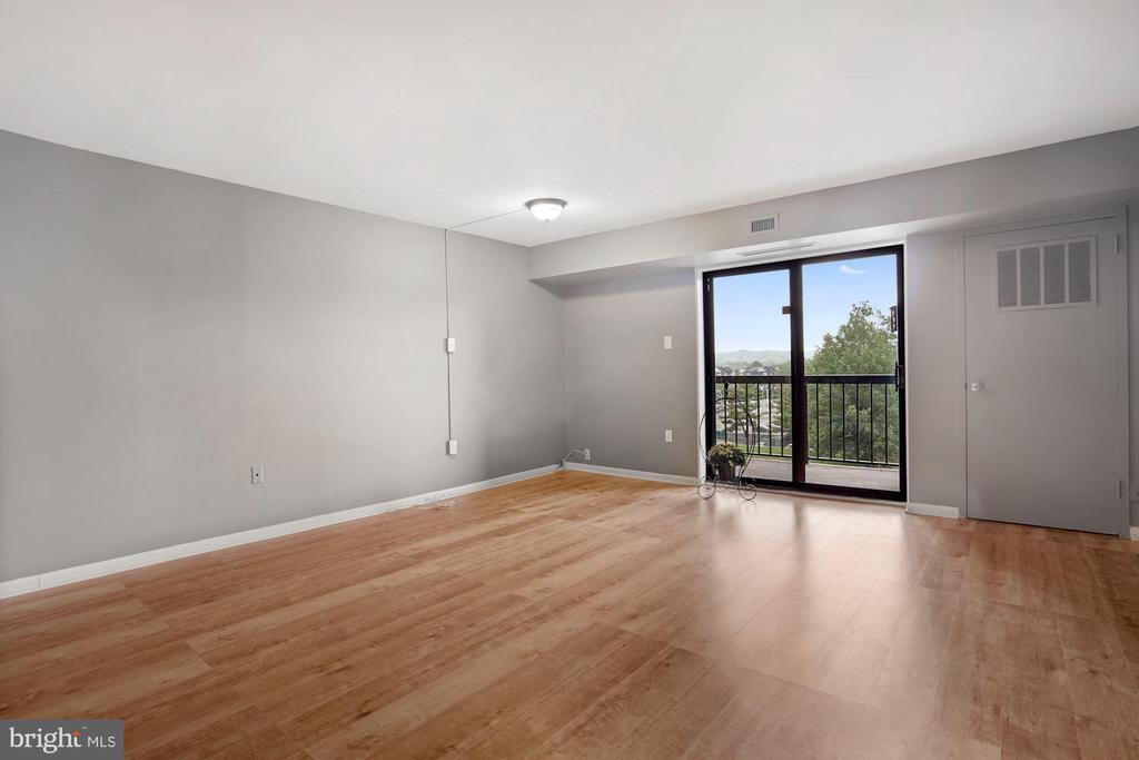 200 N PICKETT STREET 513