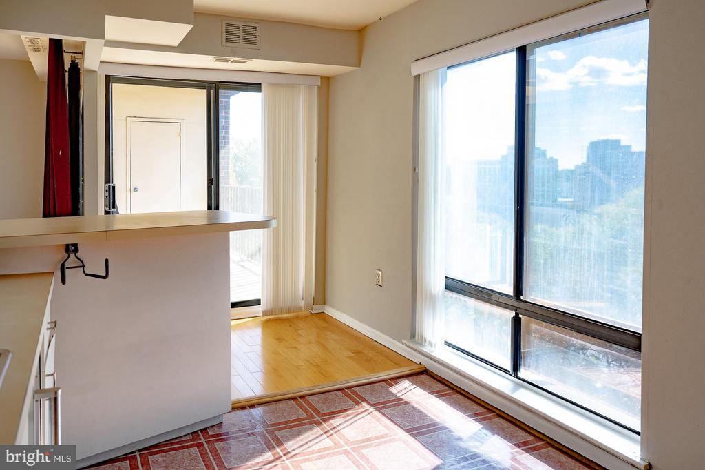 104 ROBERTS LANE 401