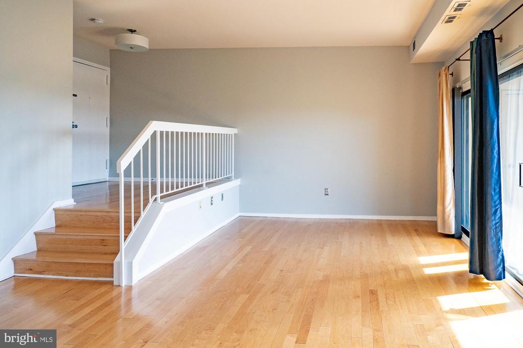104 ROBERTS LANE 401