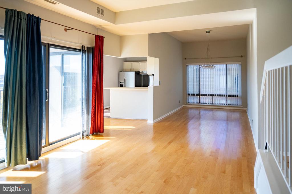 104 ROBERTS LANE 401