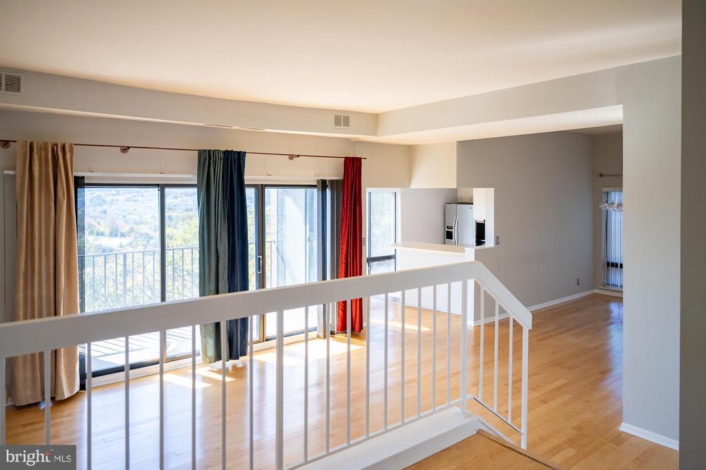 104 ROBERTS LANE 401