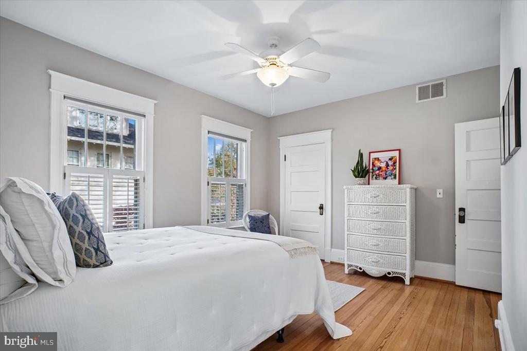 310 N VIEW TERRACE