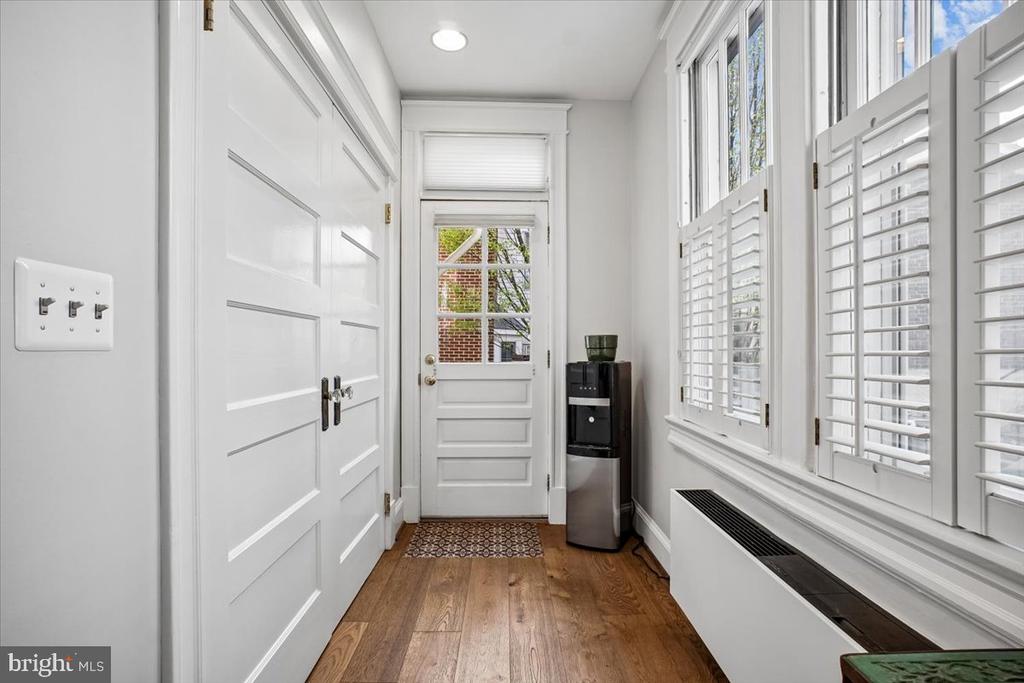 310 N VIEW TERRACE
