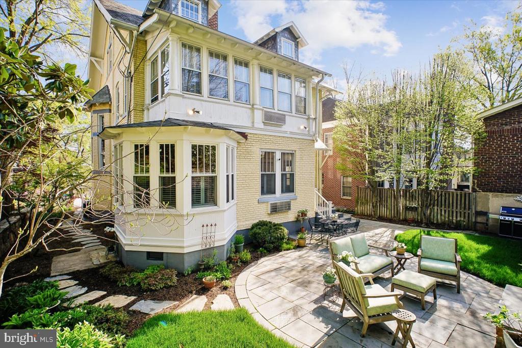 310 N VIEW TERRACE