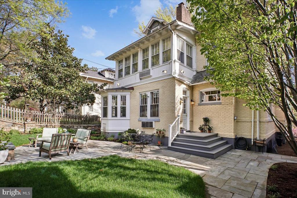 310 N VIEW TERRACE