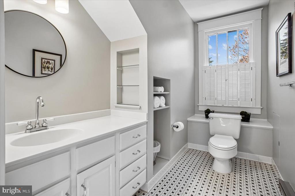 310 N VIEW TERRACE