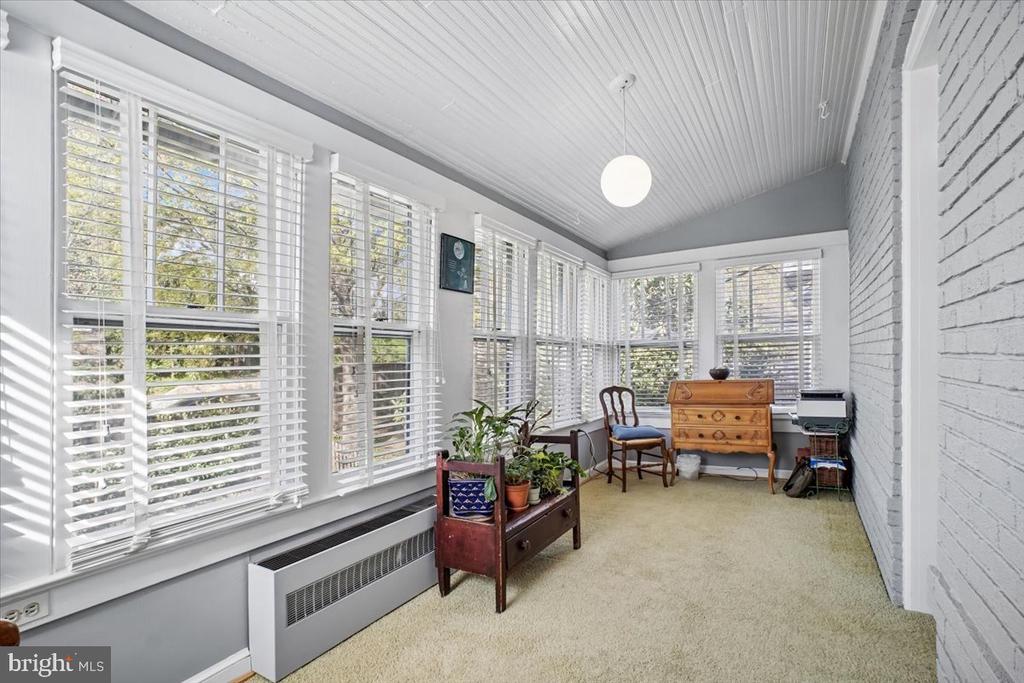 310 N VIEW TERRACE