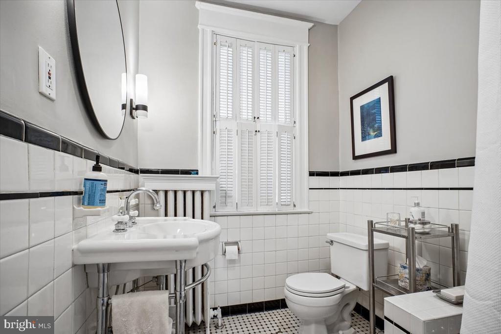 310 N VIEW TERRACE