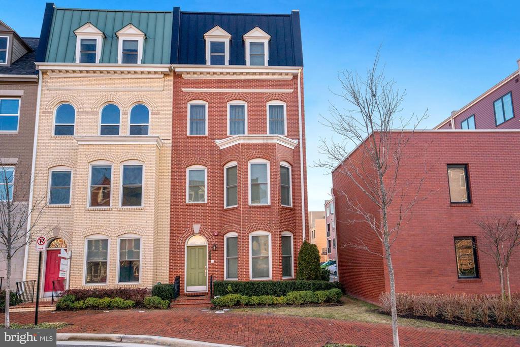 617 E CUSTIS AVENUE