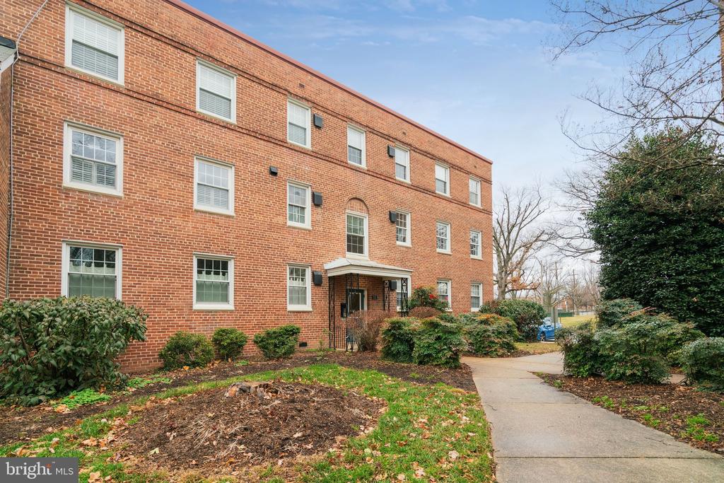 710 S FAYETTE STREET 22