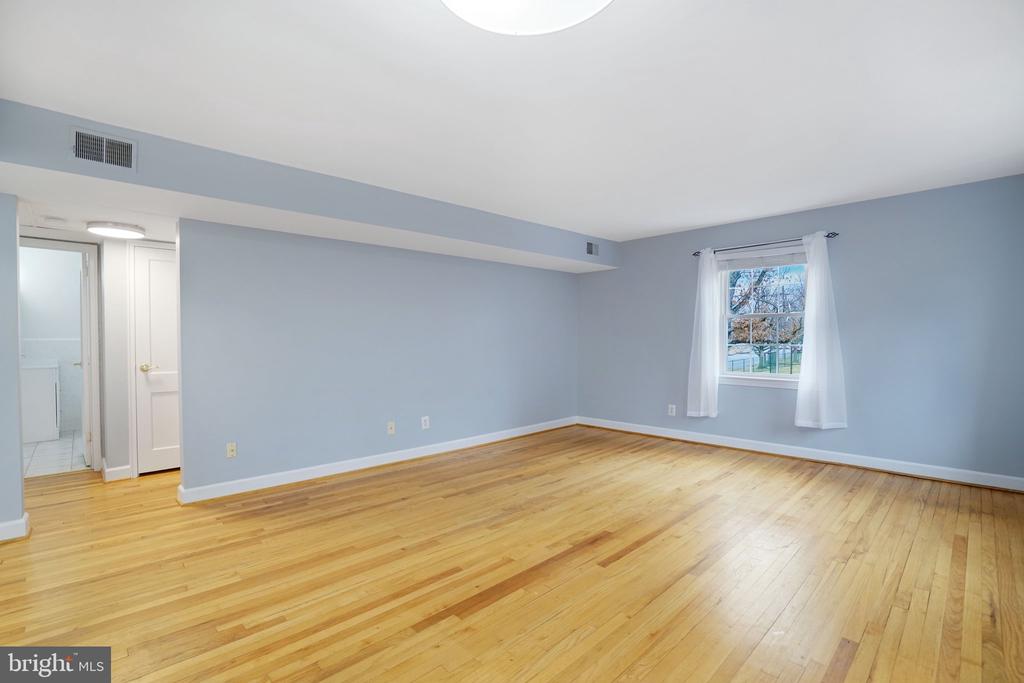 710 S FAYETTE STREET 22