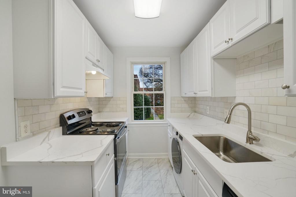 710 S FAYETTE STREET 22