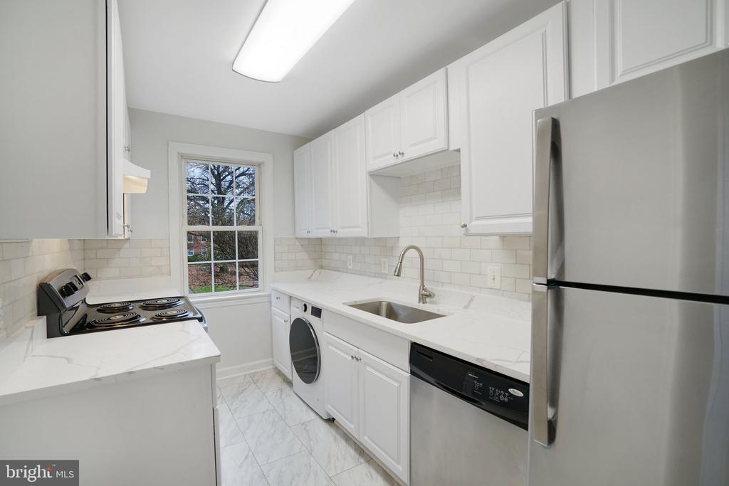 710 S FAYETTE STREET 22