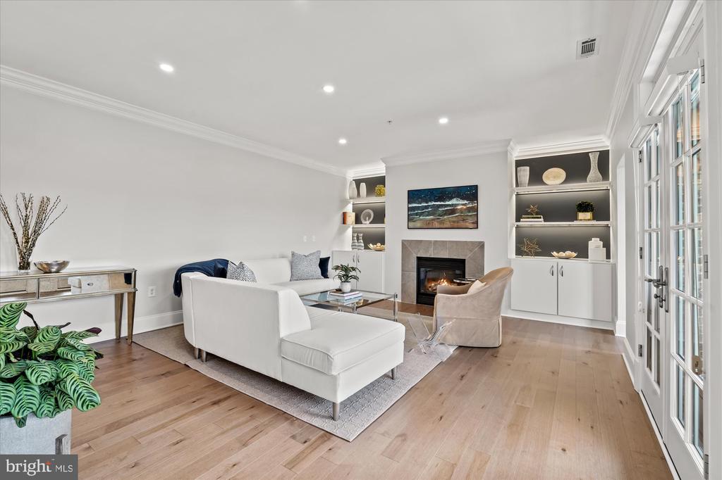 600 SECOND STREET 402
