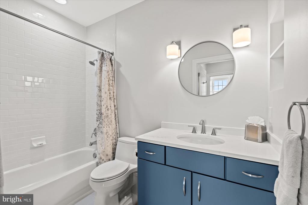 600 SECOND STREET 402