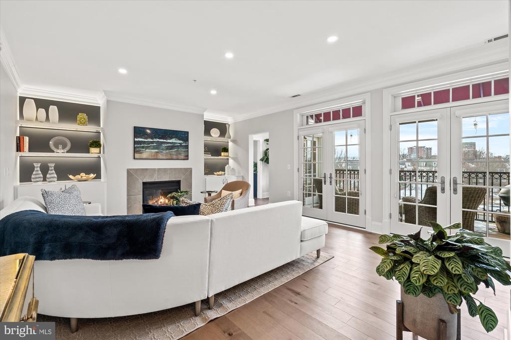 600 SECOND STREET 402