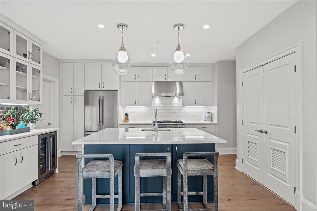 600 SECOND STREET 402