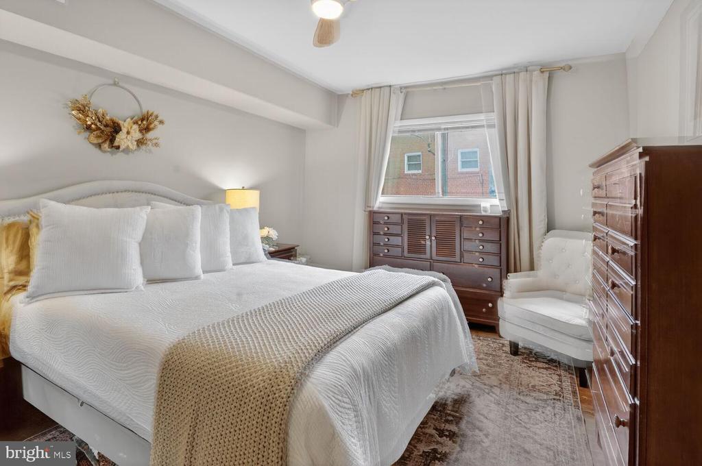 236 W TAYLOR RUN PARKWAY 4
